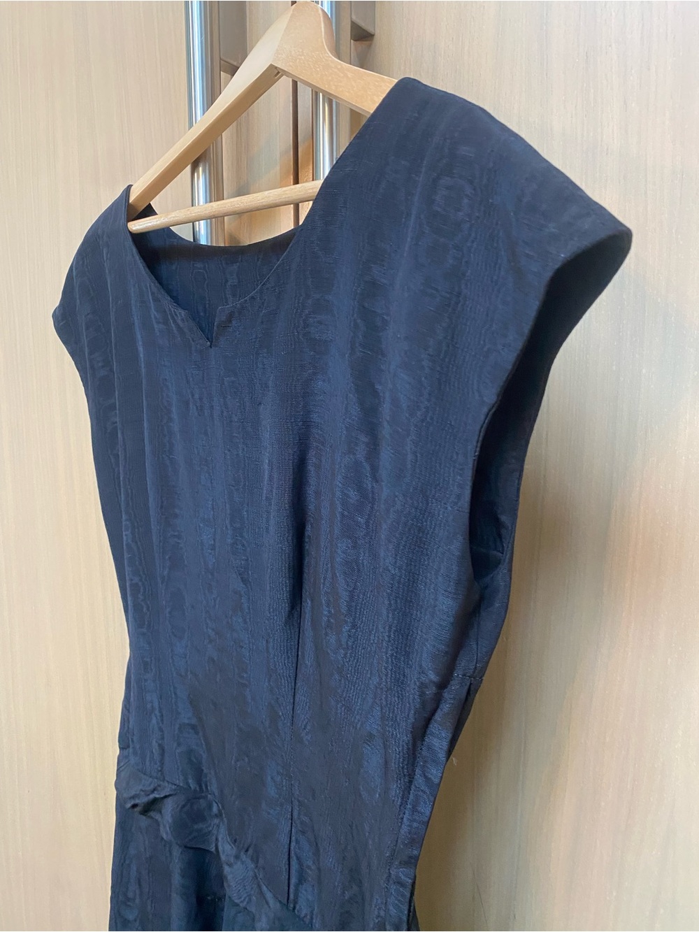 Elegant Black Sleeveless Dress